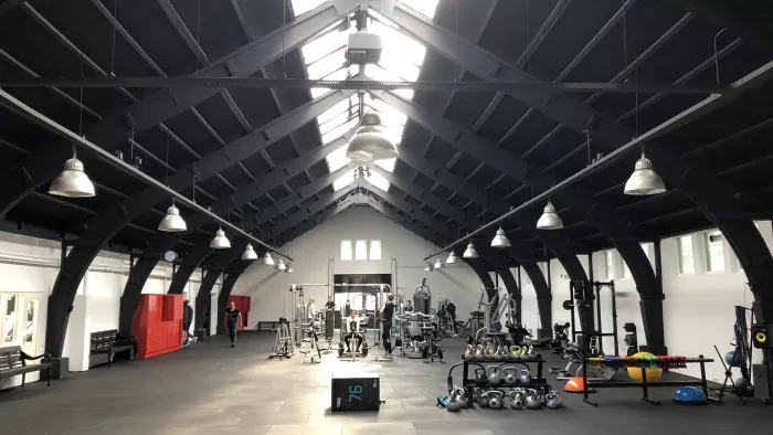 Sportschool Bussum spuitwerk gereed.